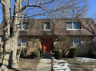 622 N Main St #2A, Pontiac, IL 61764
