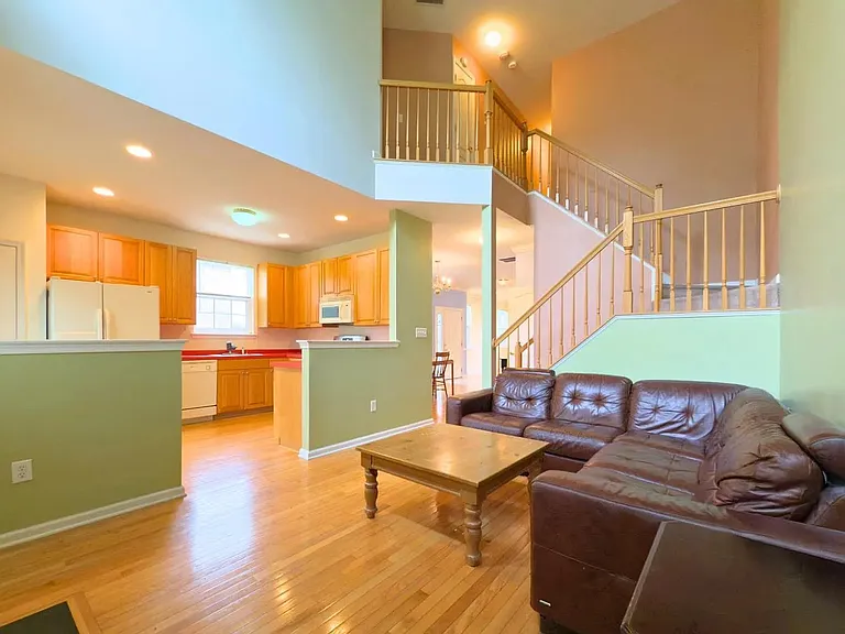 315 Birch Ct — Photo 5