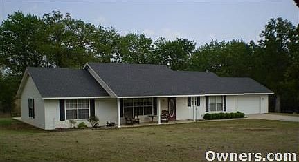 Peaceful Home Close in to Town