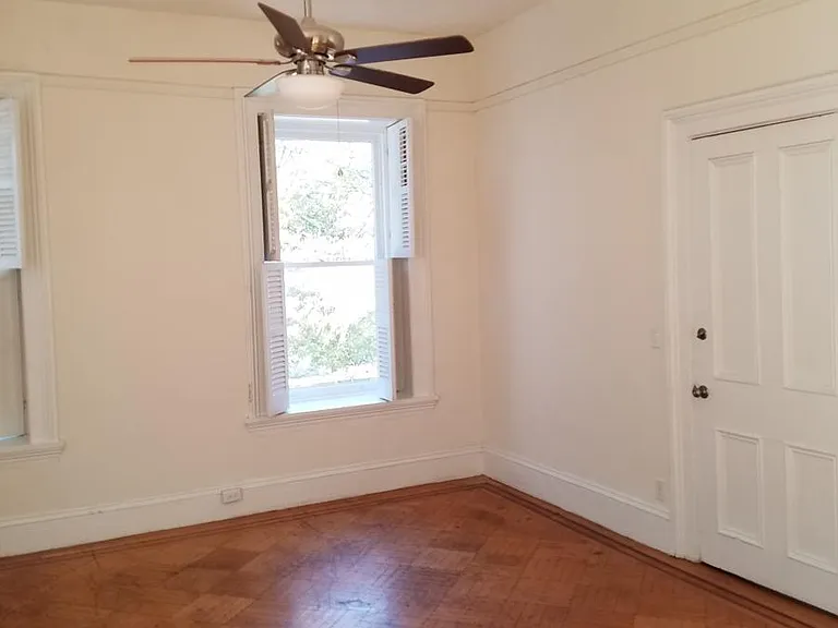 129 S Sycamore St #4 — Photo 7