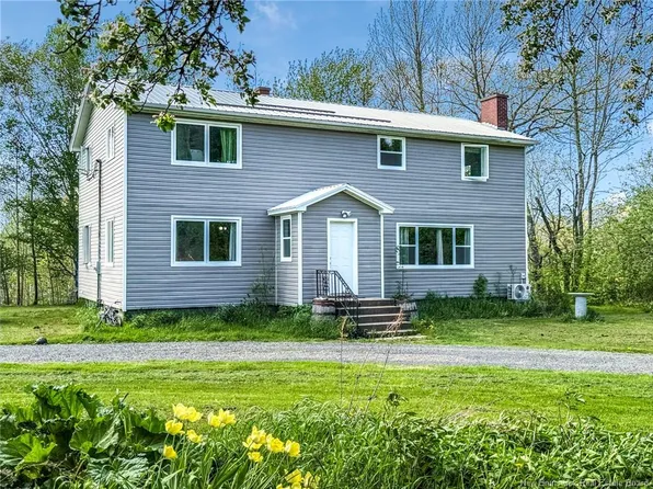 1898 Waterside Dr, Cambridge Narrows, NB E4C 1Z1