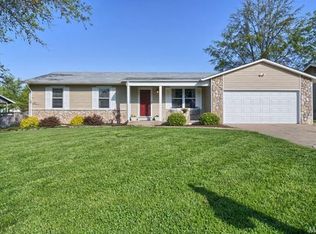 3840 Hermitage Ln, Saint Peters, MO 63376