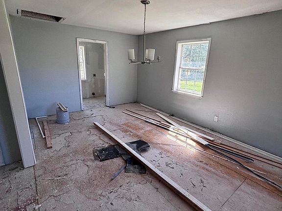 5th image of 258 Mount Pleasant Rd