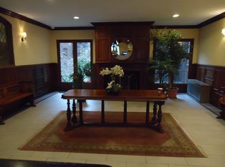 7337 Austin St APT 8G, Flushing, NY 11375