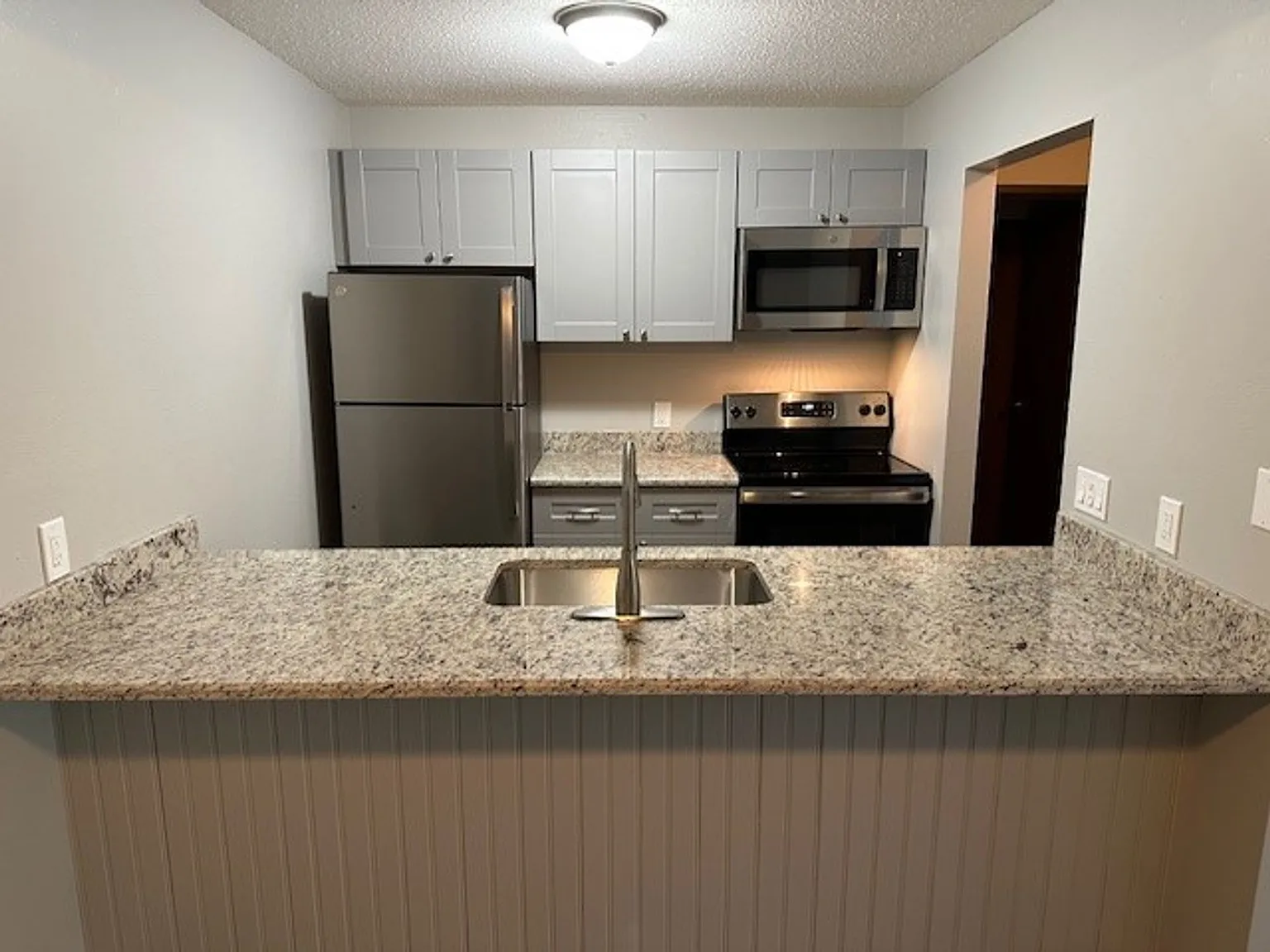 Jordan View Apartments — Photo 1