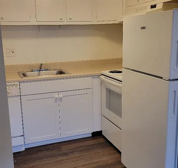 Eagle Court Apartments — Photo 19