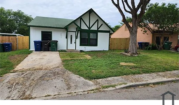 4 bed, 1800 sqft, $2,000 — Photo 2