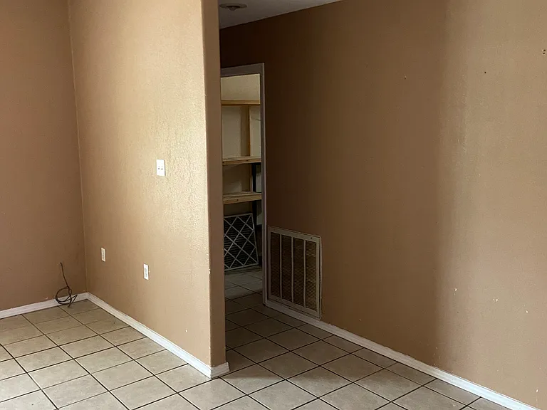 204 Bowers St — Photo 35