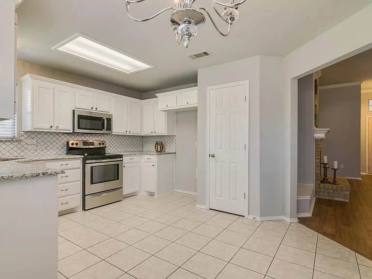 956 Carlin Ln — Photo 19