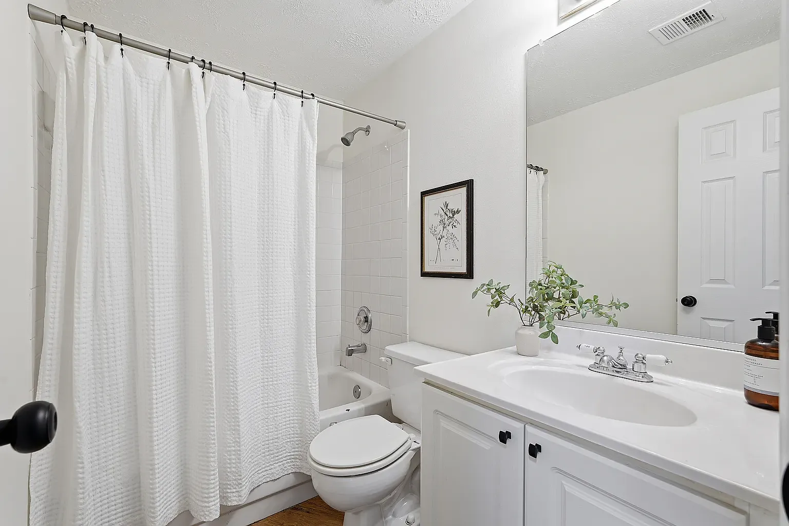 3 bed, 1730 sqft, $3,250 — Photo 1