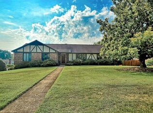 707 Sharon Dr, Johnson City, TN 37604
