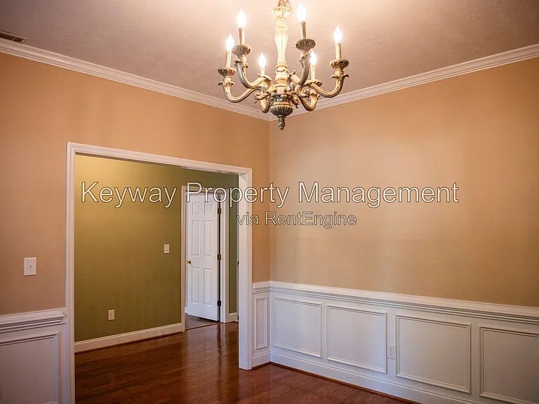 242 Stonington Dr — Photo 3