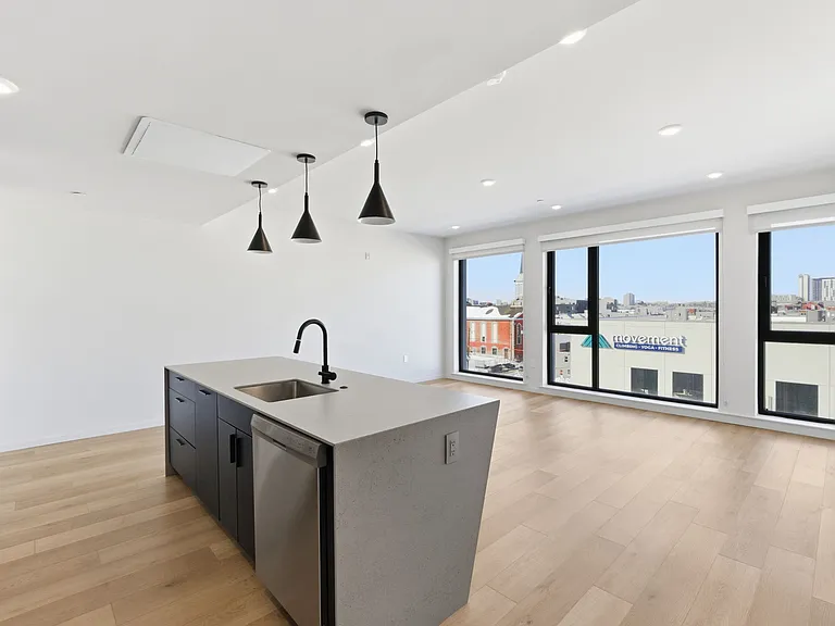 Floor to Ceiling Windows