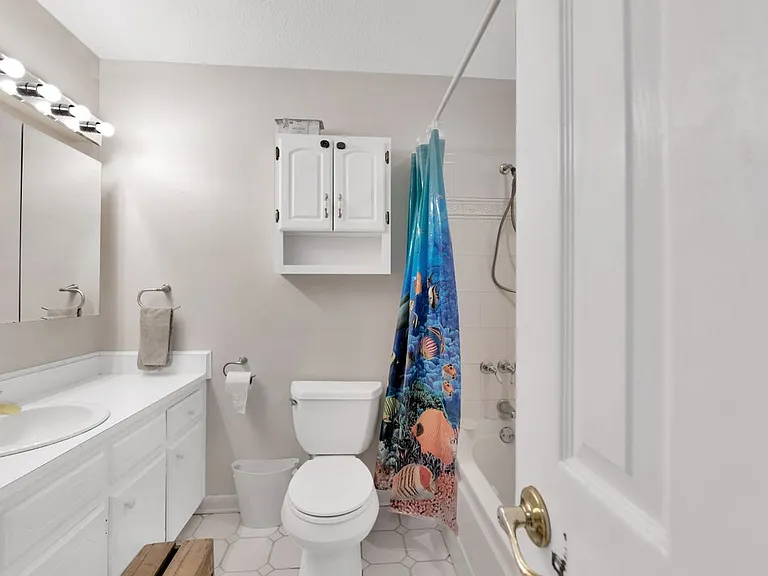 1126 Coral Dr — Photo 6