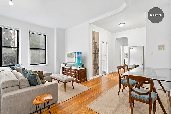 Sold by Triplemint | media 18