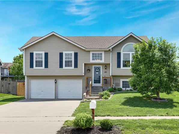 709 E 14th St, Eudora, KS 66025