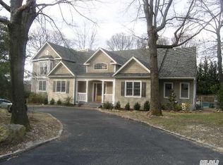29 Melody Ln S, Bayville, NY 11709