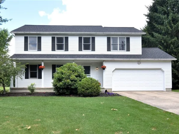 10574 Longview Trl, Chagrin Falls, OH 44023