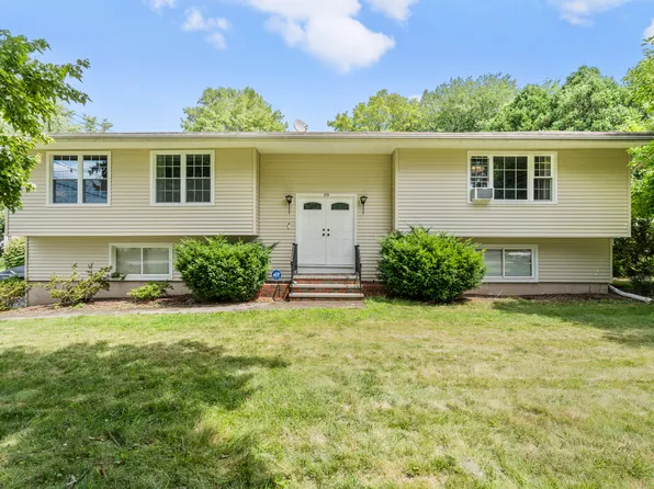 275 Oronoke Road, Waterbury, CT 06708