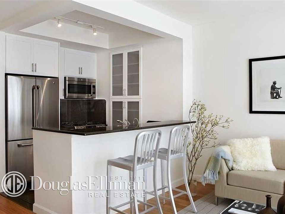 1st image of 330 W 39th St APT 4k
