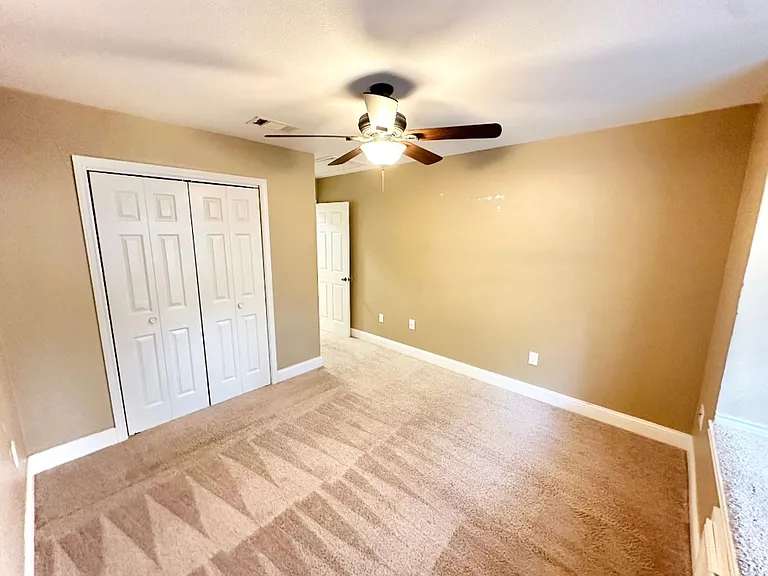 2308 W Hickory St — Photo 9