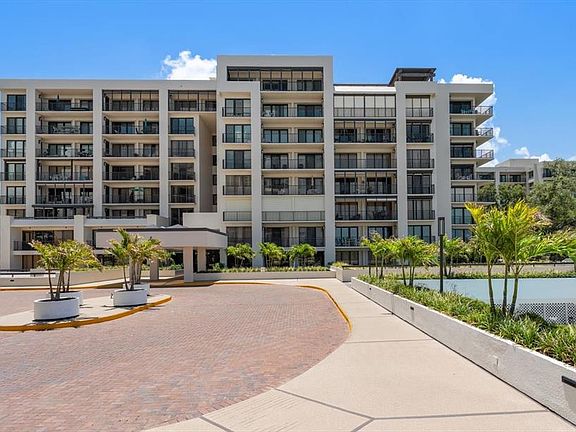 2nd image of 6 BELLEVIEW BOULEVARD #105