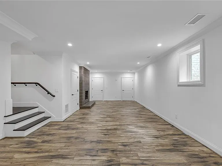 425 Broadland Rd NW — Photo 51
