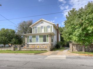 210 N Jefferson St, Neosho, MO 64850