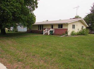 202 W Main St, Ceylon, MN 56121