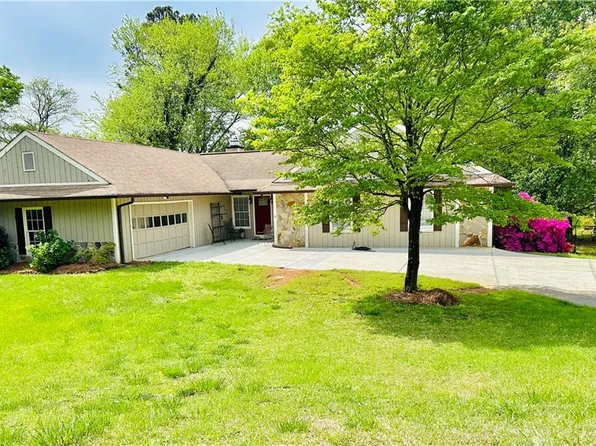 2894 Dellinger Dr, Marietta, GA 30062