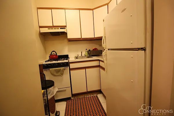 Rented by City Connections Realty | media 5