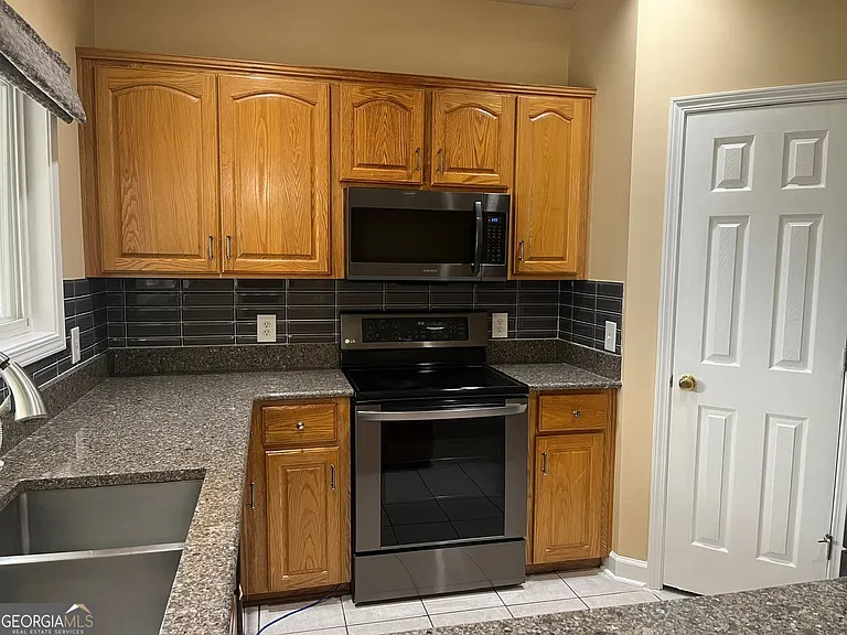 423 Cobblestone Way — Photo 17