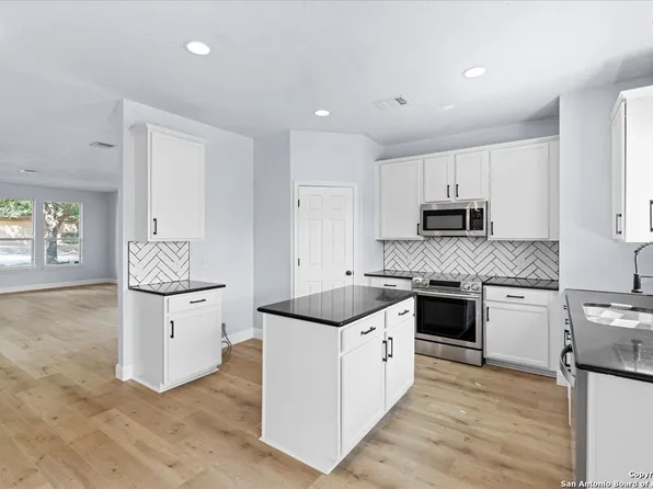 5814 Garnet Caverns, San Antonio, TX 78222