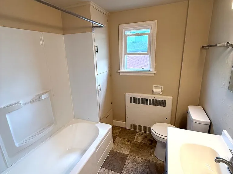 710 N Jackson St #1/2 — Photo 3