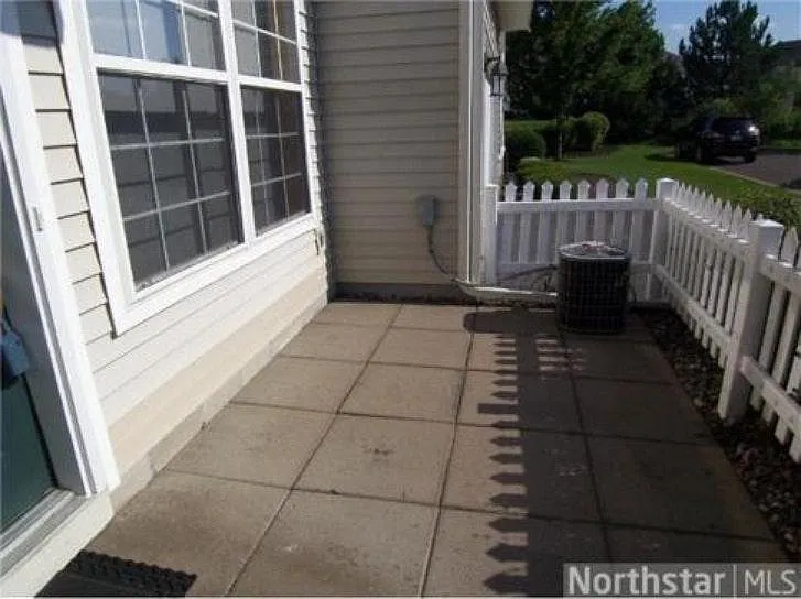 1884 Bluestem Ln — Photo 2