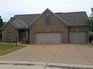 4368 Huntington Ridge Cir, Newburgh, IN 47630