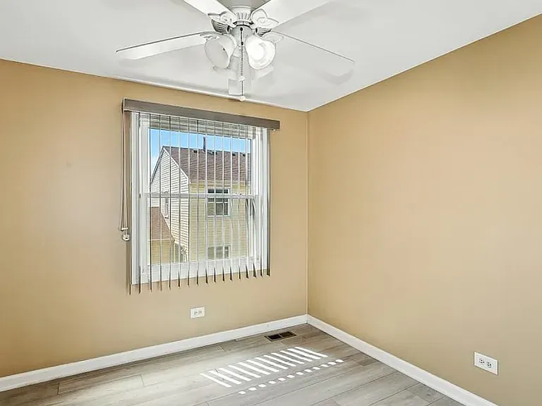 1352 Georgetown Dr — Photo 12