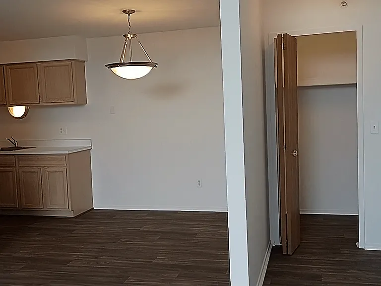Prentiss Pointe Apartments — Photo 258
