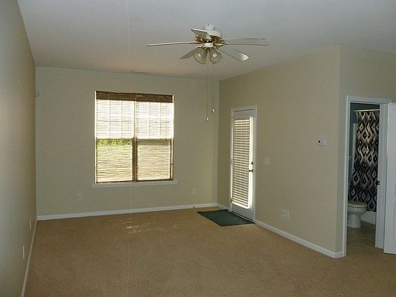Downstairs Multipurpose Room With Full Bath
