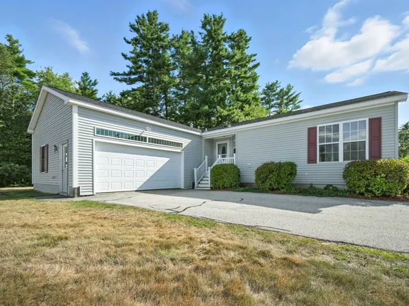 11 Loggers Lane, Sandown, NH 03873