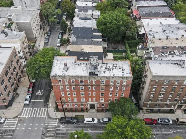 560 East 189th Street image 13 of 14