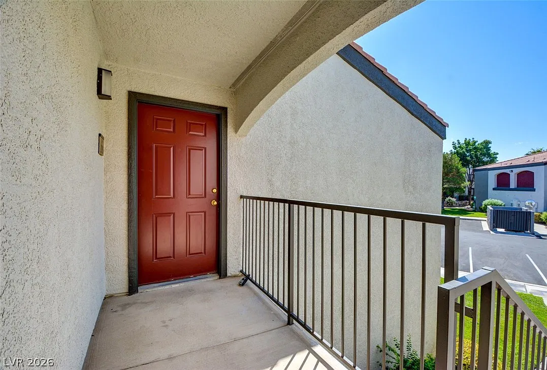 1 bed, 1.0 bath, 660 sqft, $1,400 — Photo 2