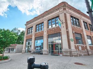 202 S Saginaw St, Holly, MI 48442