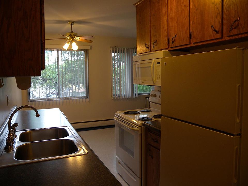 2nd image of 840 18th Ave SE