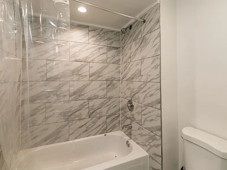 1207 Madison St #1 — Photo 15