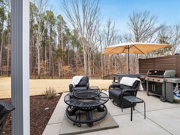 3rd image of 125 Vast View Way