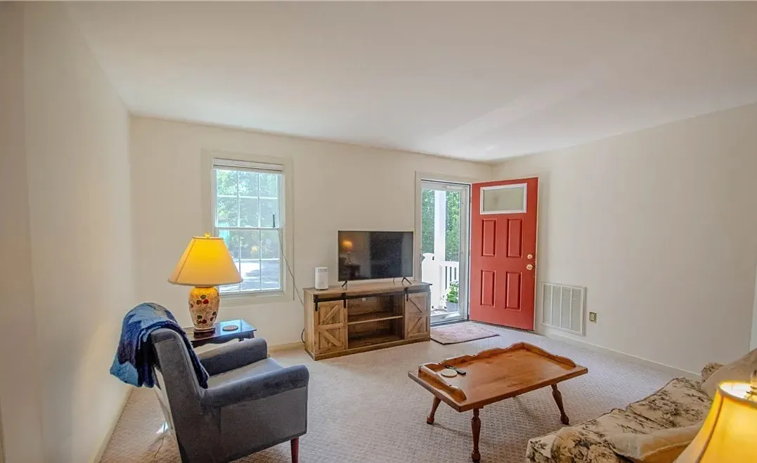 1 bed, 800 sqft, $1,600 — Photo 4