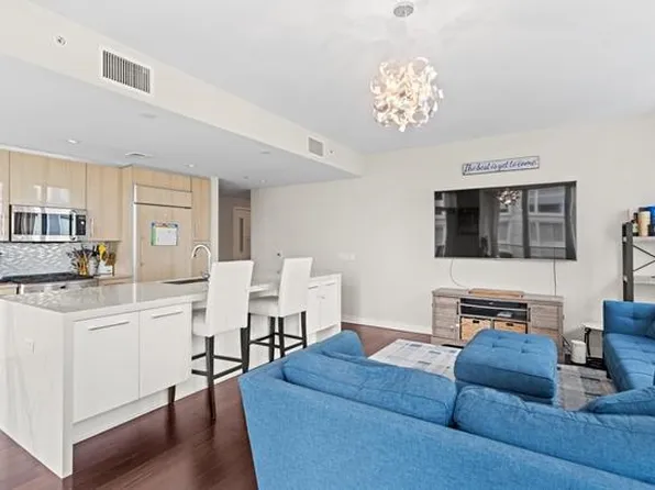 1200 Avenue At Port Imperial image 7 of 41