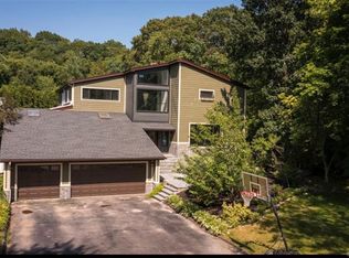 31 Pond Edge Dr, Waterford, CT 06385