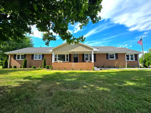 310 W Main St, Stanley, VA 22851